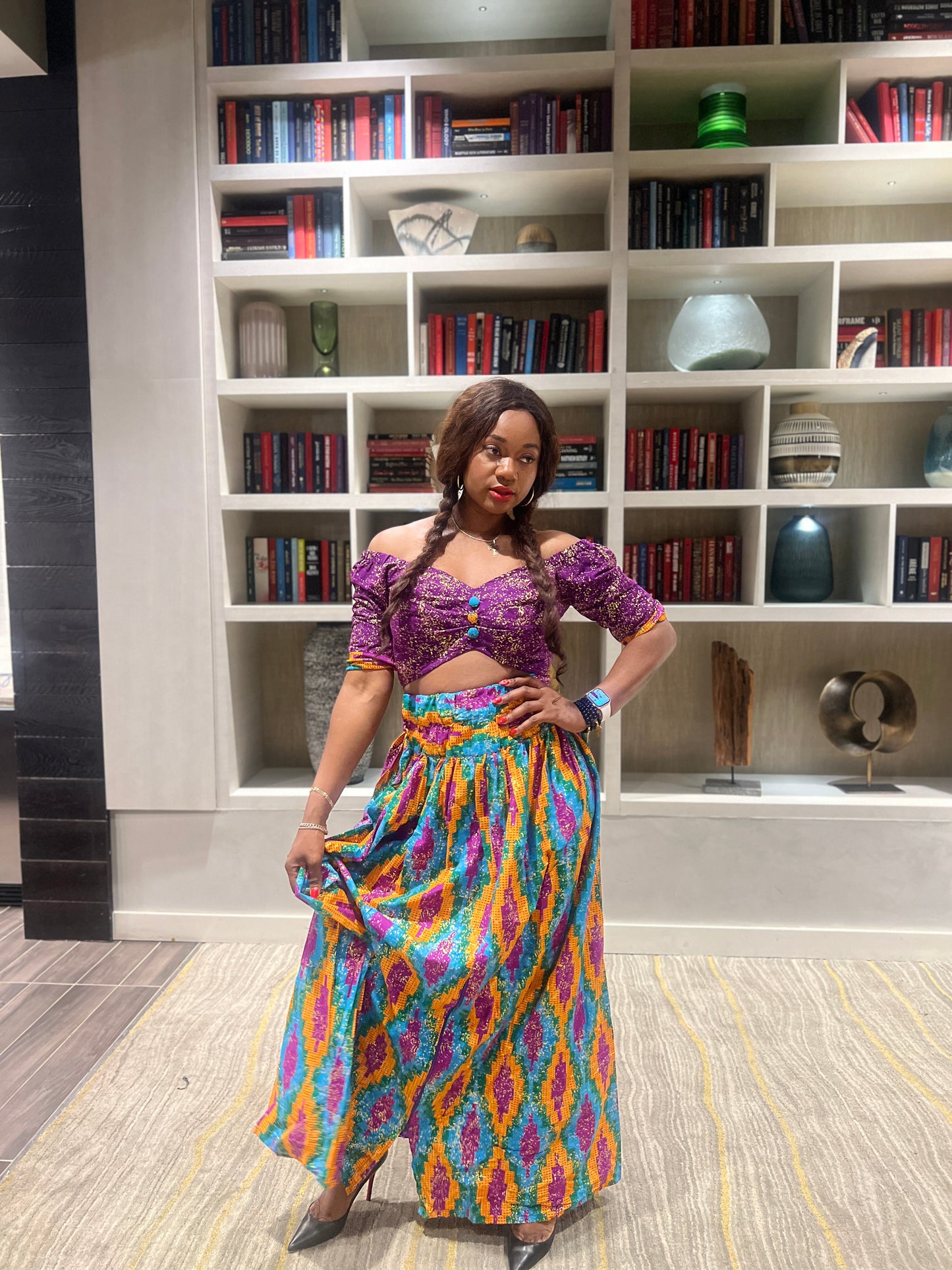 Malayka African printed Maxi Skirt 2 pieces. Skirt with zipper slit on the side, two side pockets and long sleeves crop top. For parties, weddings, birthdays, and major social events.